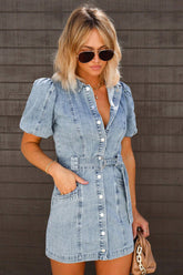 Feeling The Love – Mini-Jeanskleid mit Knopfleiste